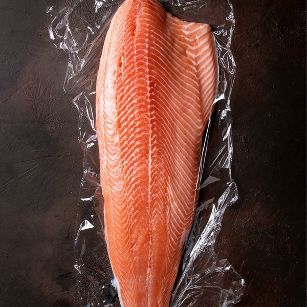 Продам охлажденное филе лосося ( семга ,  форель ). Опт ,  мелкий опт 4